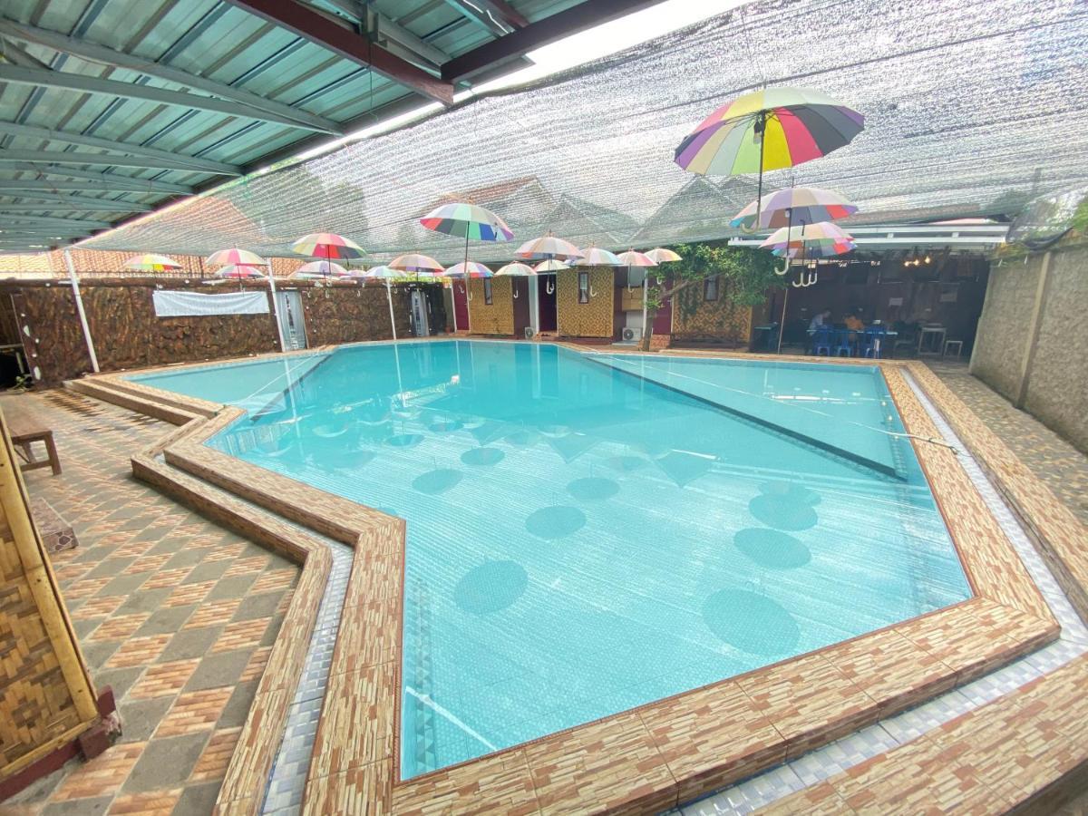 Oyo 3195 Strongkeng Syariah Hotel 2*